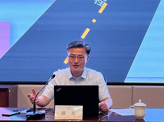 薛书记特写.jpg 薛书记特写.jpg